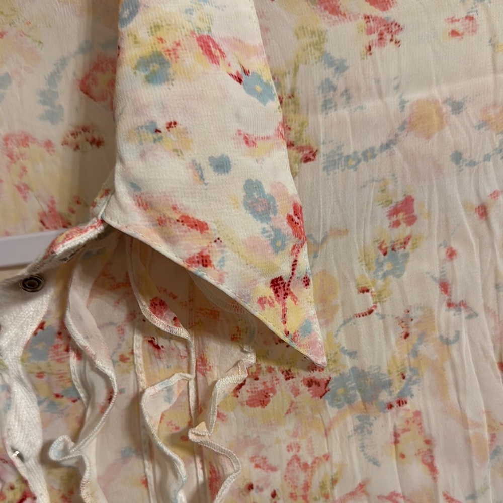 Floral Ruffle Blouse - Picture 5 of 6